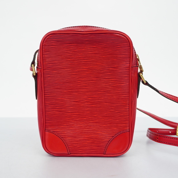 Louis Vuitton Epi Danube Shoulder Bag Red - Picture 12 of 12